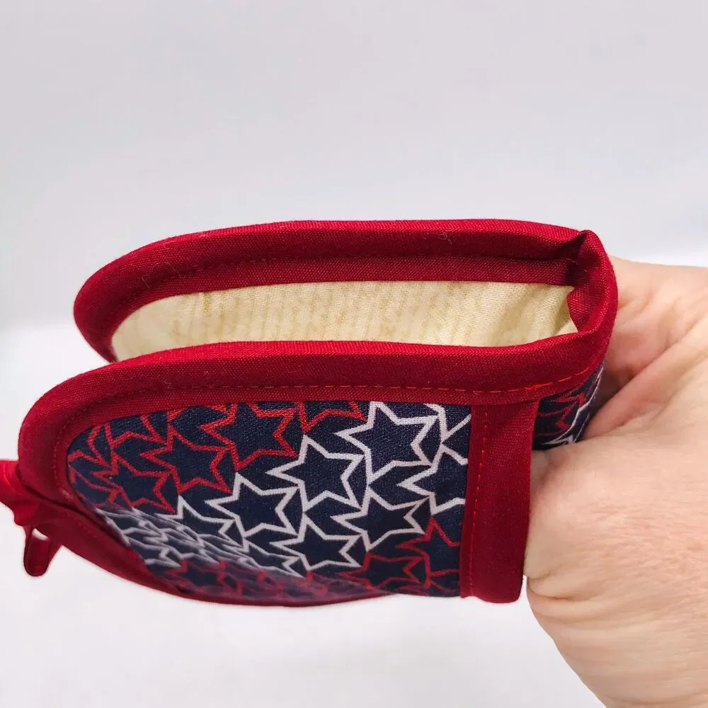 4 Piece Baking Set: 2 Finger Hotpads and 2 Square Potholders, Patriotic Stars